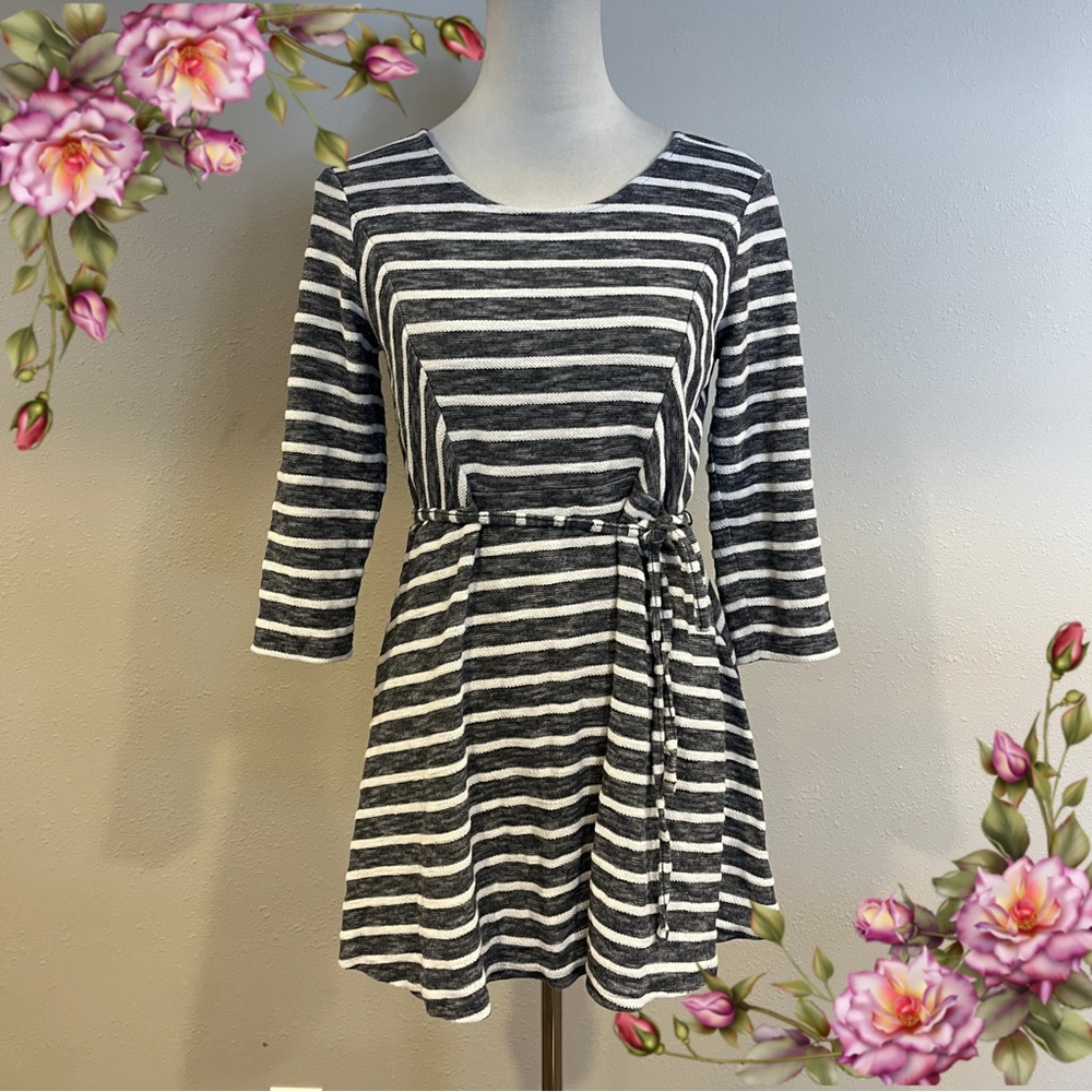Striped grey and‎ White peplum tunic sweater